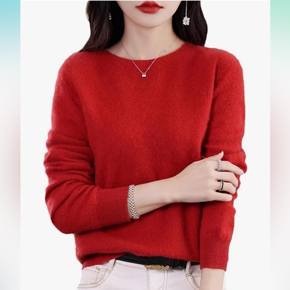 McDuff Sweaters - McDuff Cashmere Classic Red Crewneck Sweater. Women’s Large. Long Sleeve.
